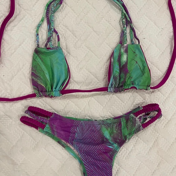 Colorful bikini - Picture 3 of 4